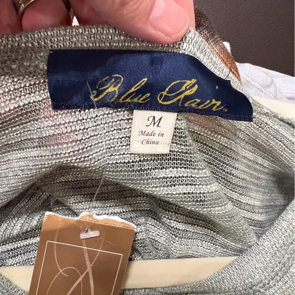 Francesca’s Blue Rain Olive Gray Light Sweater - Picture 6 of 6